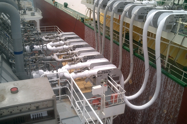 Ship-to-transfer LNG transfer system